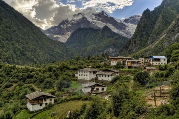 Comment organiser une visite des villages traditionnels de l'Himalaya?